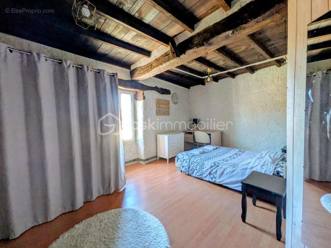 Maison de caractère de 1860 rénovée, DPE A, patio intime et charme unique - photo 13