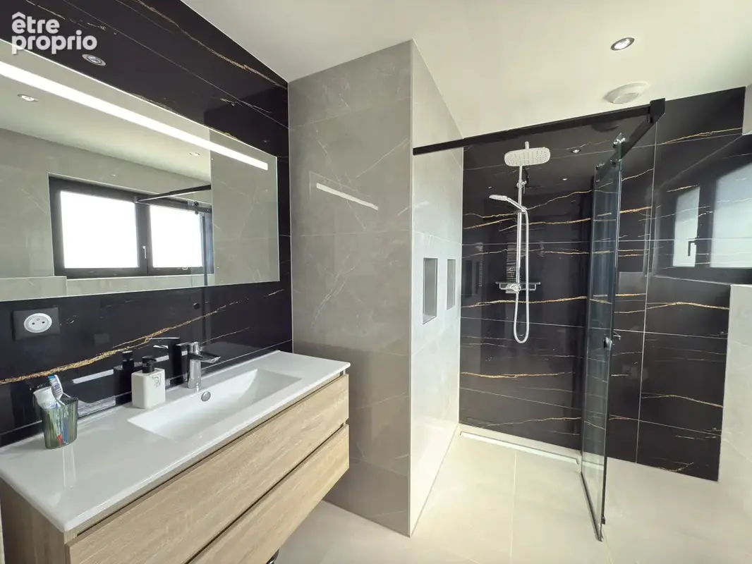 Maison contemporaine 6 pieces de 175 m2 avec piscine - photo 13