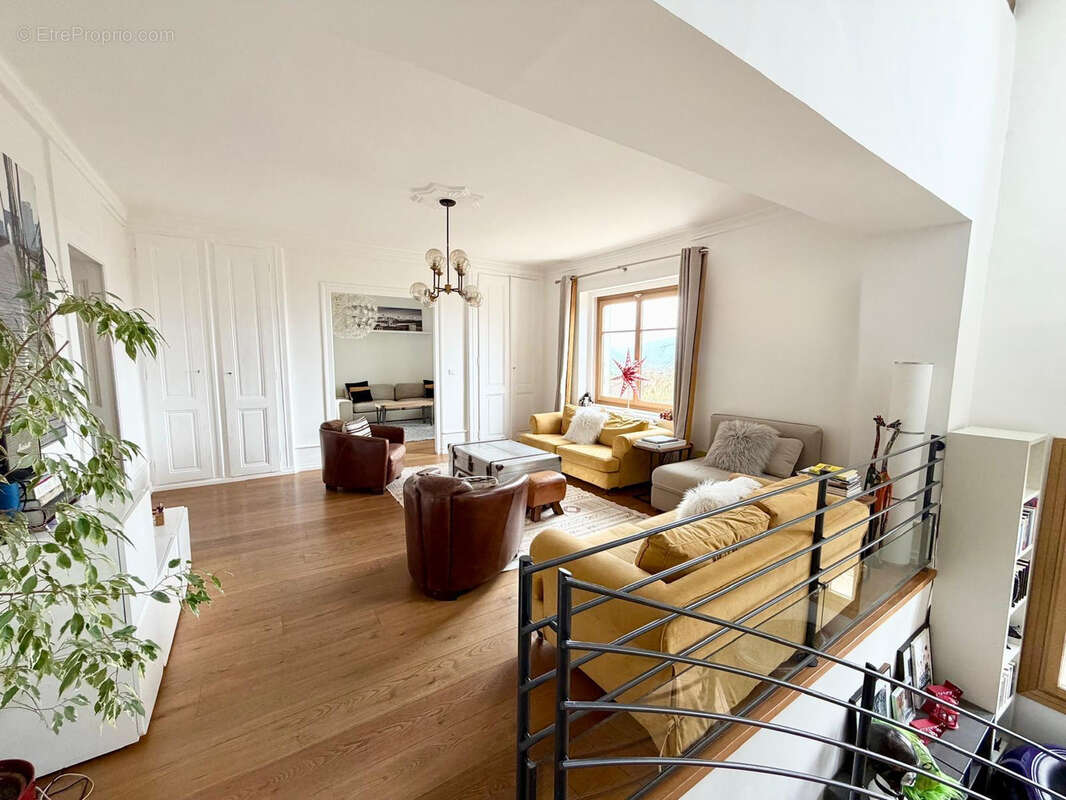 Maison à COLLONGES-SOUS-SALEVE