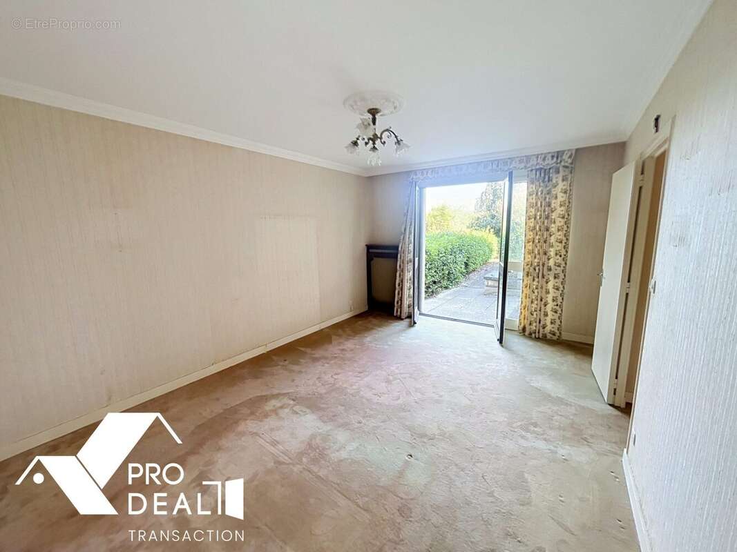 Maison 125 m² à Boisset-Saint-Priest  - photo 7