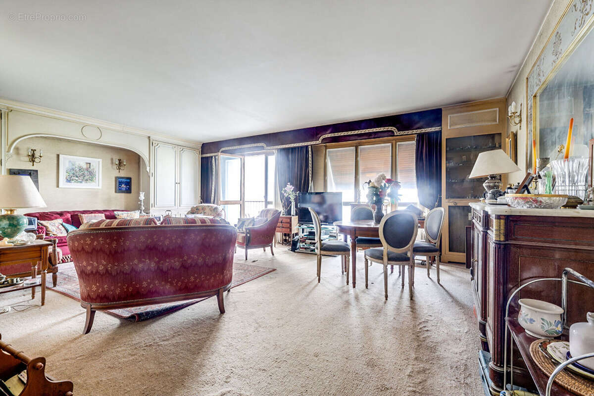 Appartement à PARIS-14E