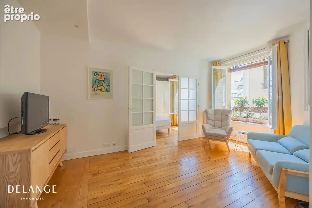 Appartement à PARIS-18E