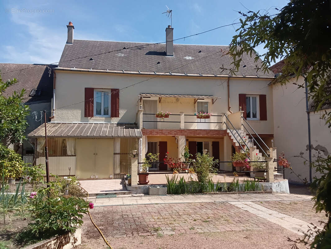 Maison à NERONDES