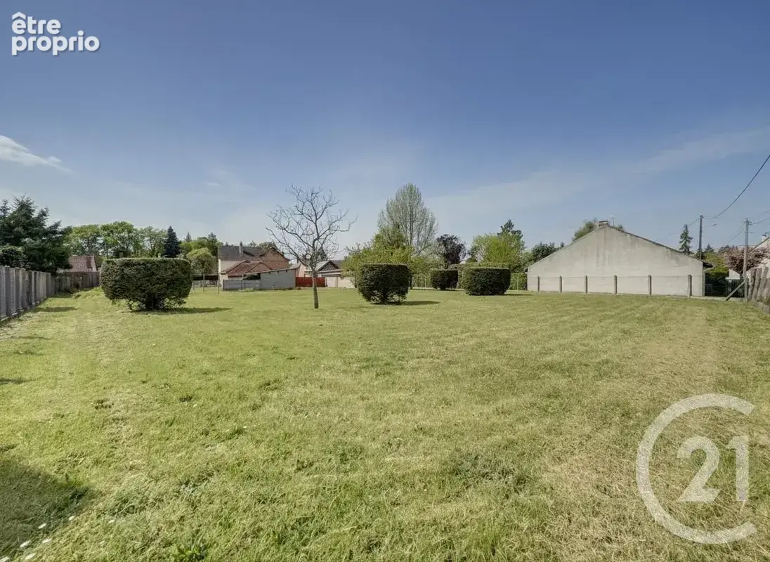 Photo Terrain à Sennely au prix de 60 000€