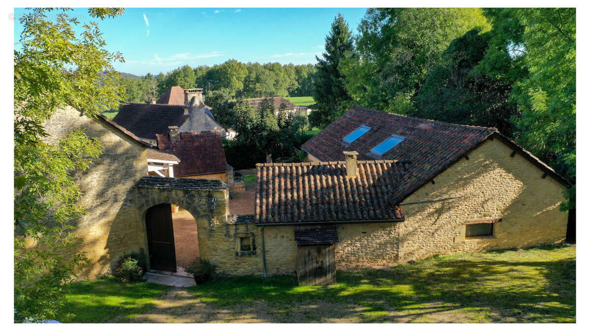 Maison à SAINT-AMAND-DE-COLY