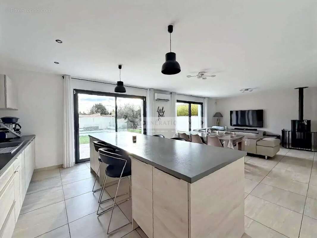 Maison à SAINT-MARTIN-DE-CRAU