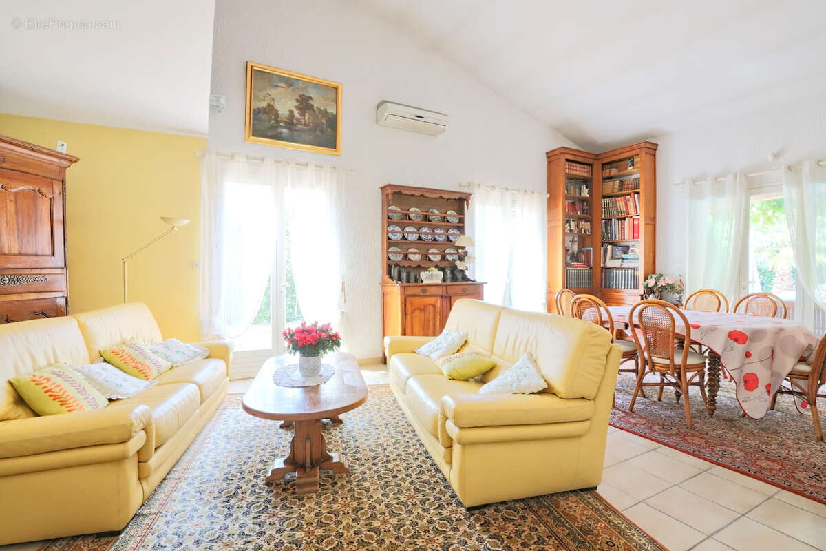 Maison à SOLLIES-TOUCAS