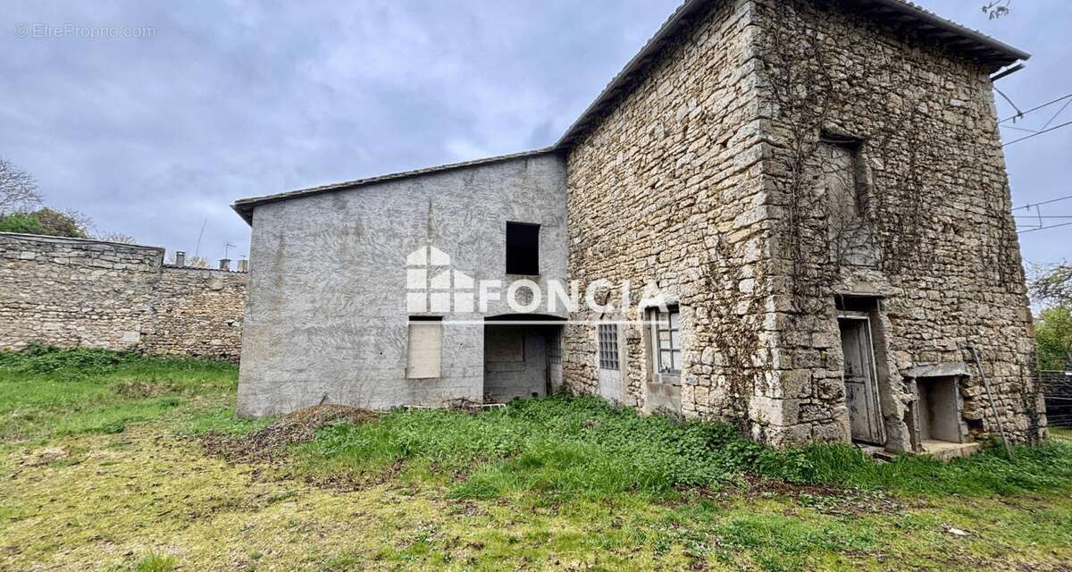 Appartement à LAVAUSSEAU
