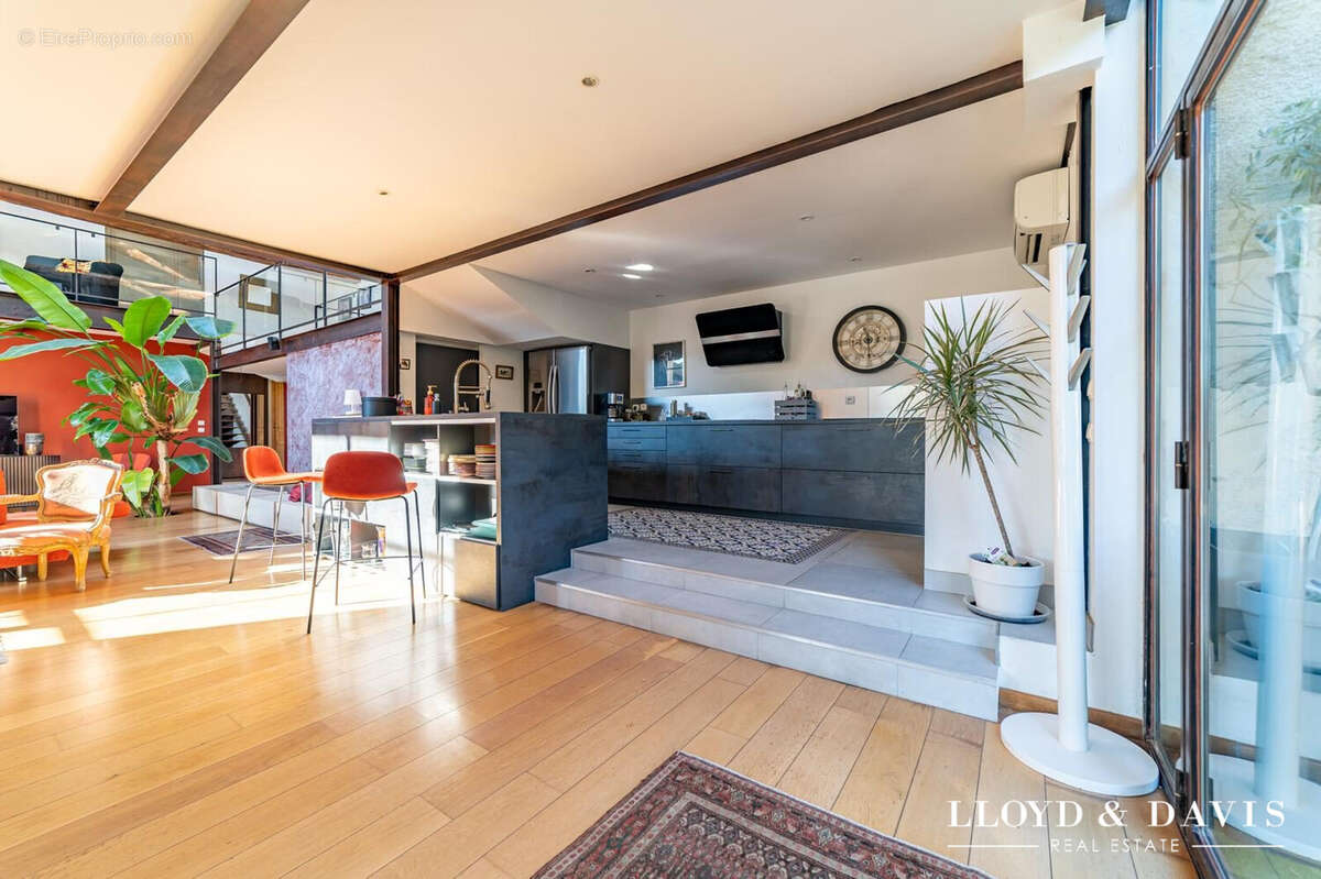 Maison 232 m² à Pignan  - photo 5