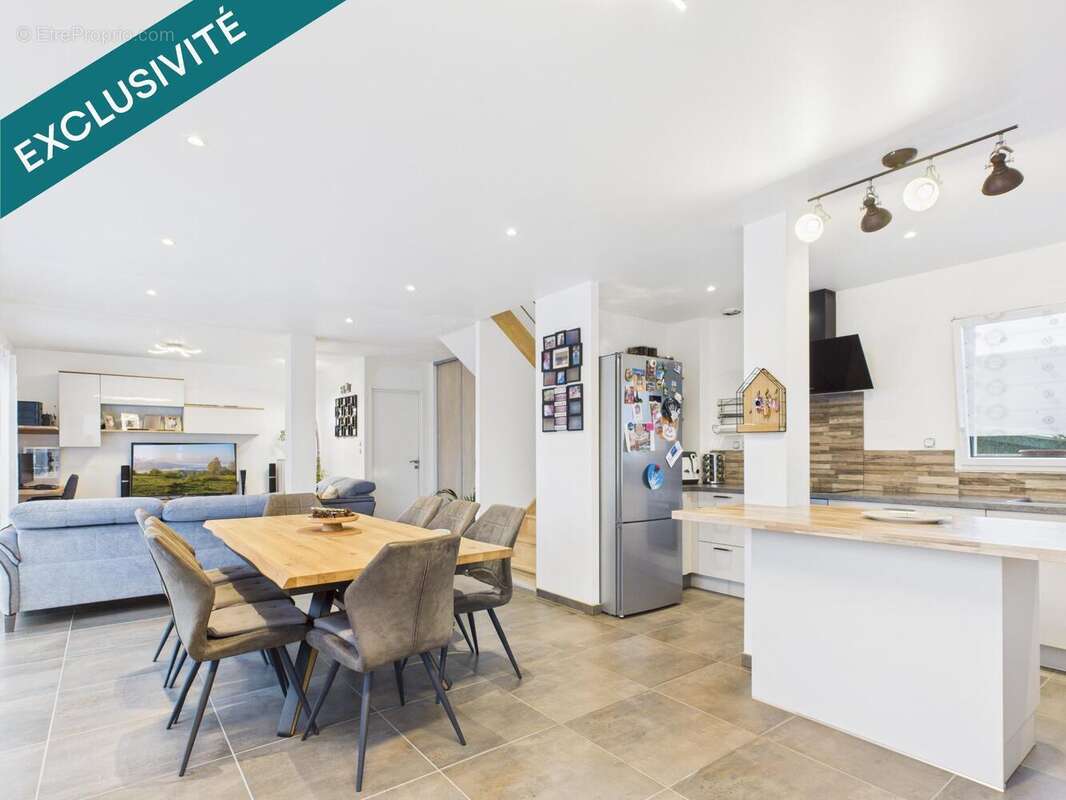 Photo 2 - Maison à SAINT-MARTIN-DES-CHAMPS