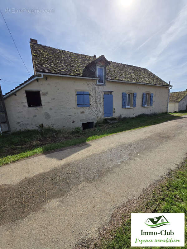 Maison à SAINT-HILAIRE-EN-MORVAN