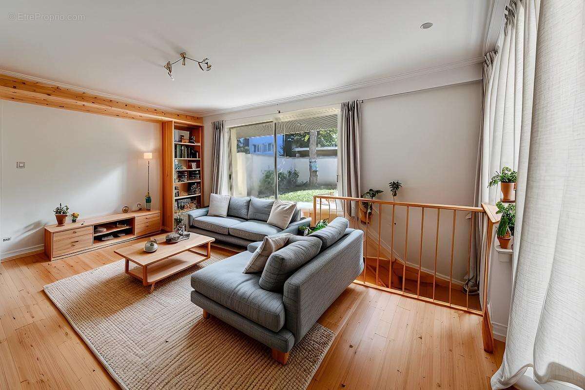 Appartement à FONTENAY-SOUS-BOIS