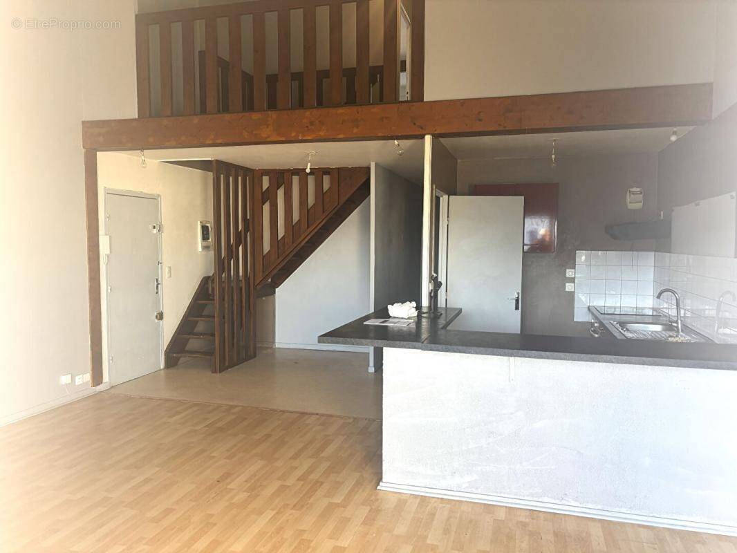 Appartement à ANDREZIEUX-BOUTHEON