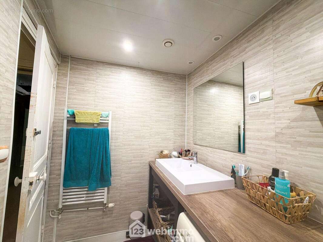 Salle de douche - Appartement à VERDUN