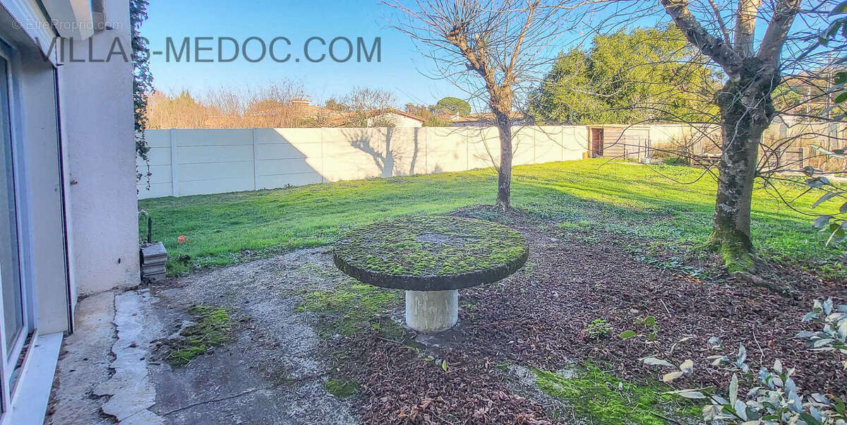 Appartement à VENDAYS-MONTALIVET