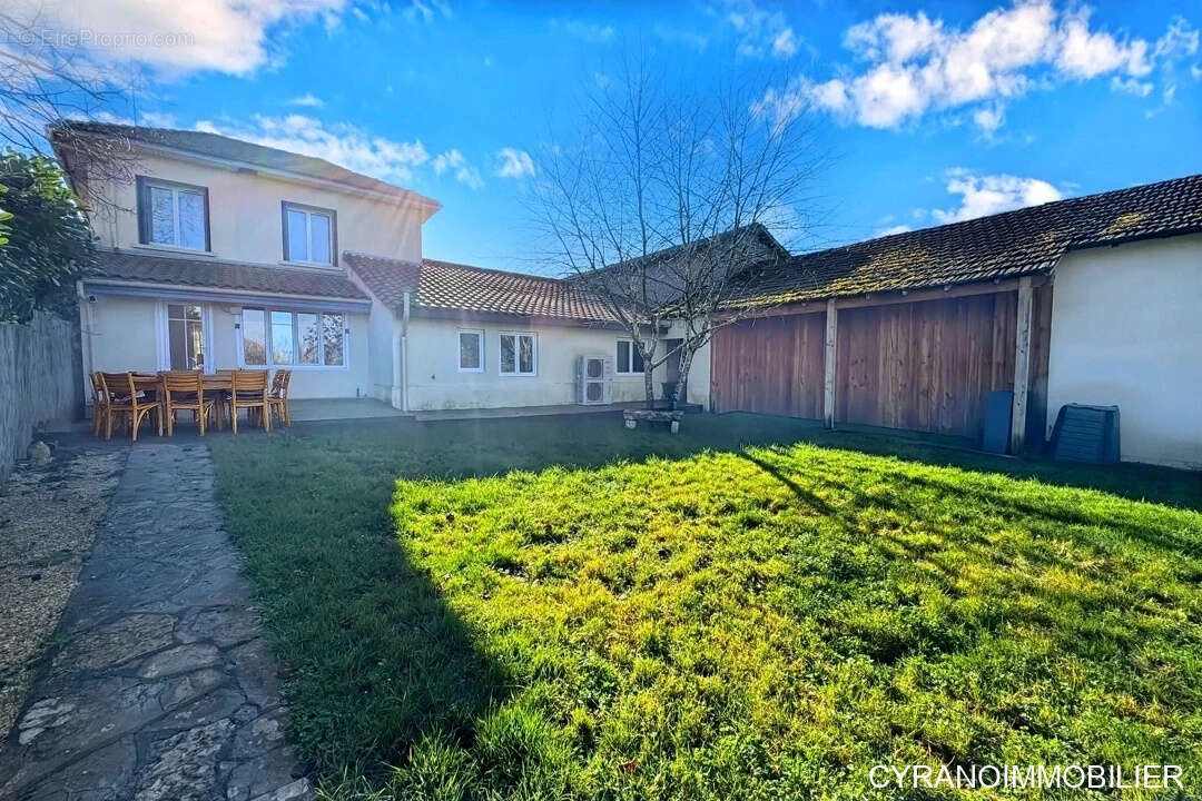 Maison à CASTILLONNES