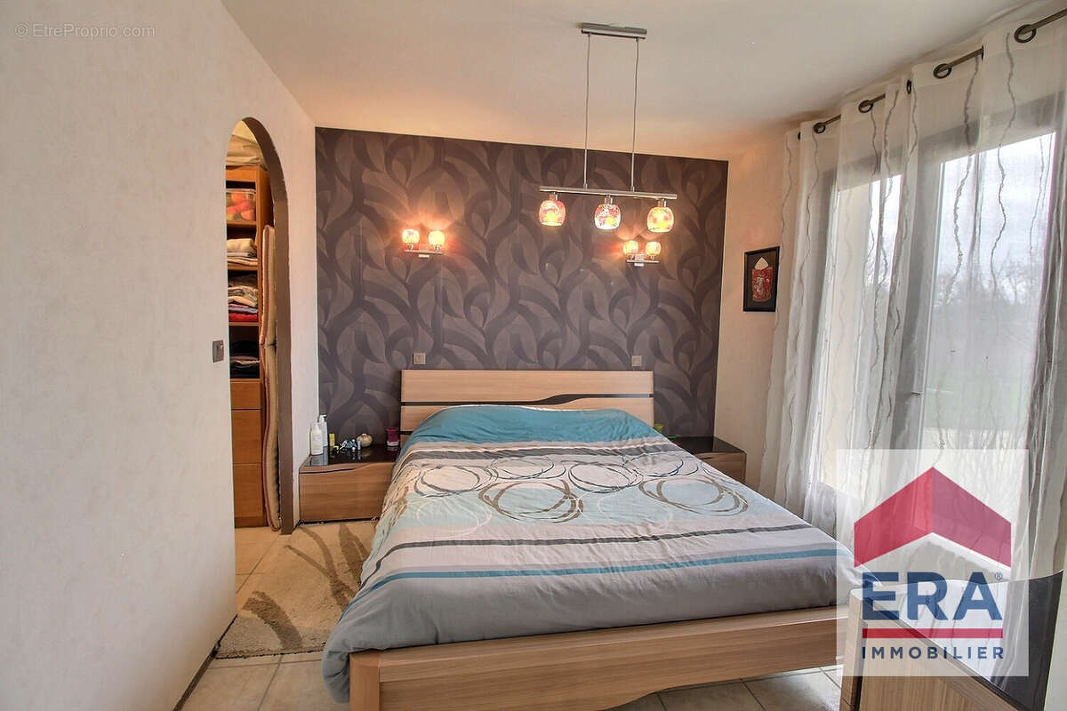 Maison à CAMARET-SUR-AIGUES