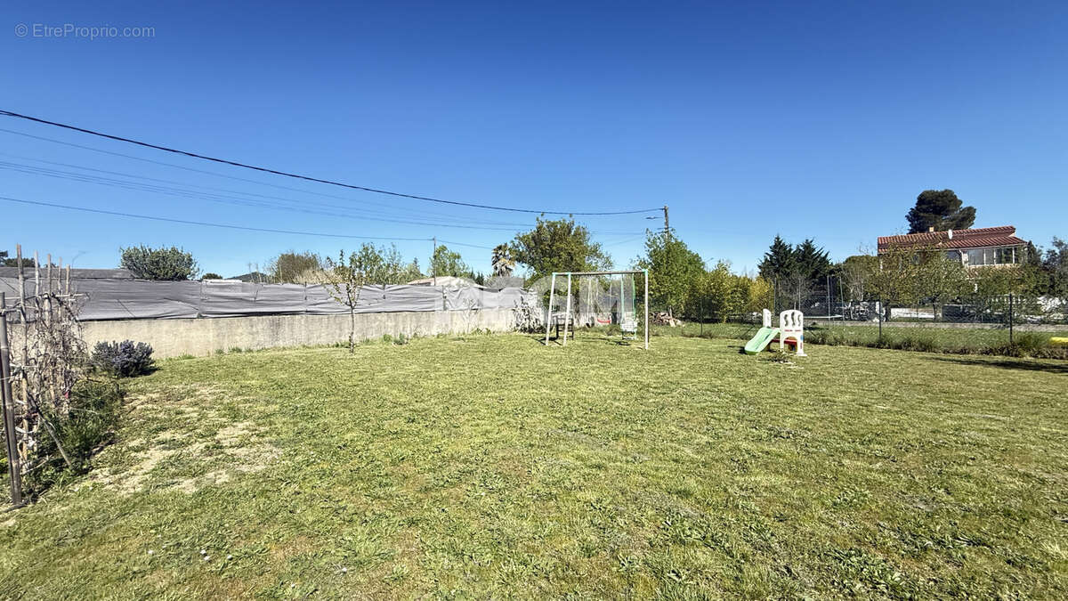 Maison familiale 235 m2 sue parcelle de 1419 m2 - photo 13