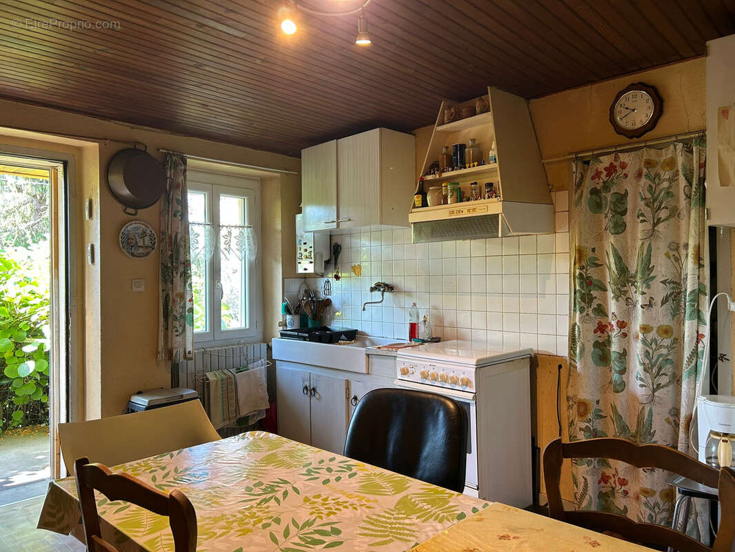 Maison en pierre sur 1615 m2 de terrain - photo 3