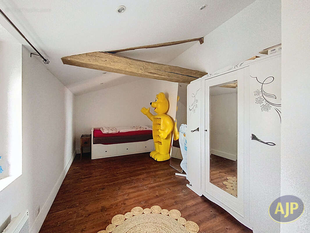 Maison à LES MAGNILS-REIGNIERS