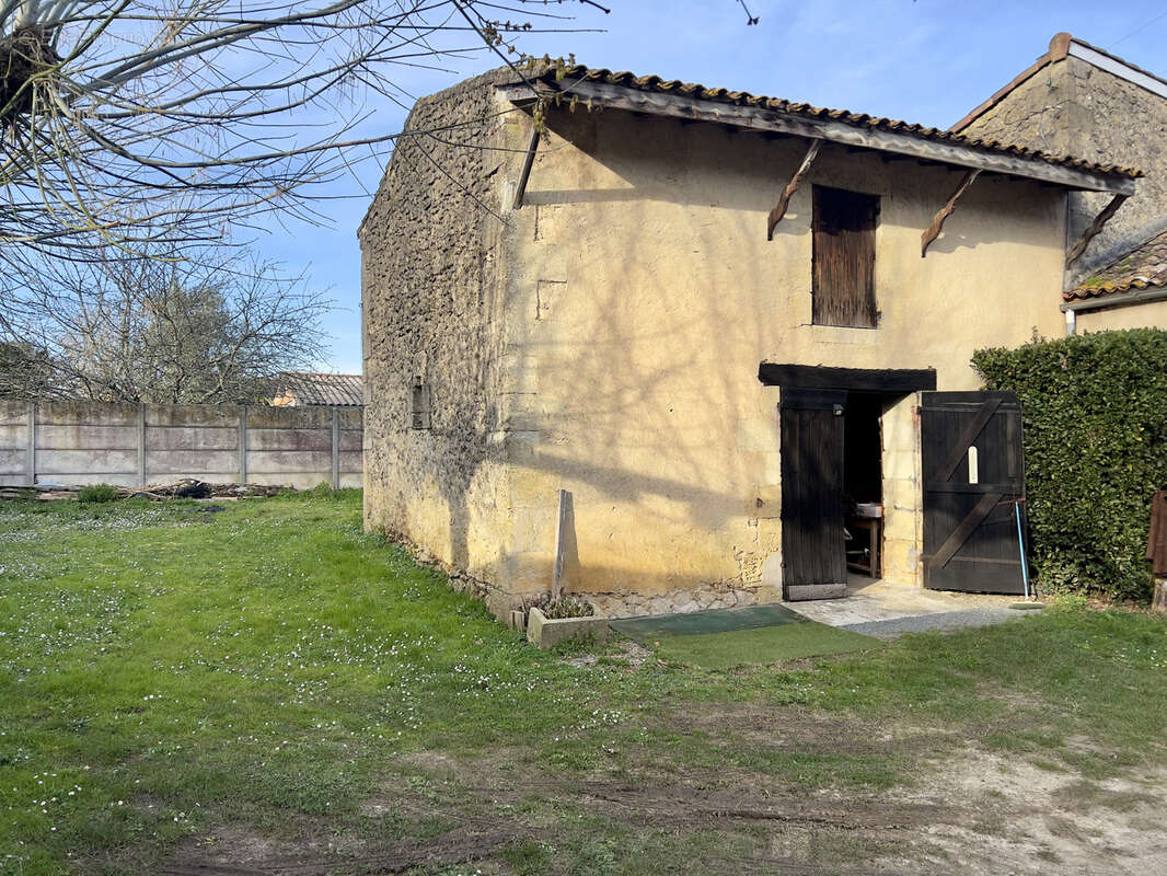 Maison à ILLATS