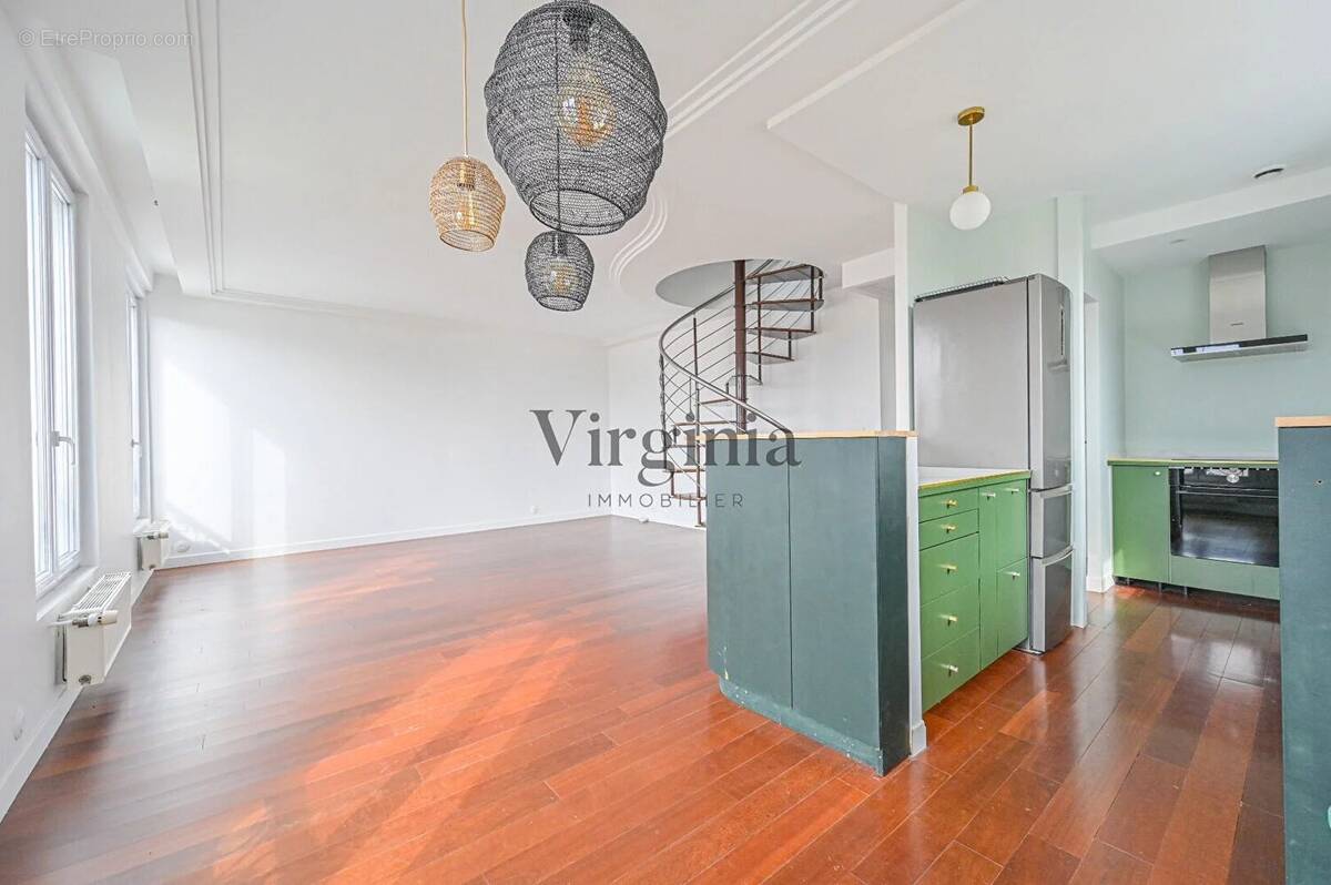 Appartement à CHARENTON-LE-PONT