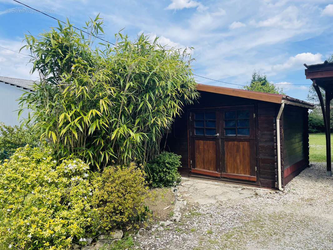 Maison à SAINT-PANTALEON-DE-LARCHE