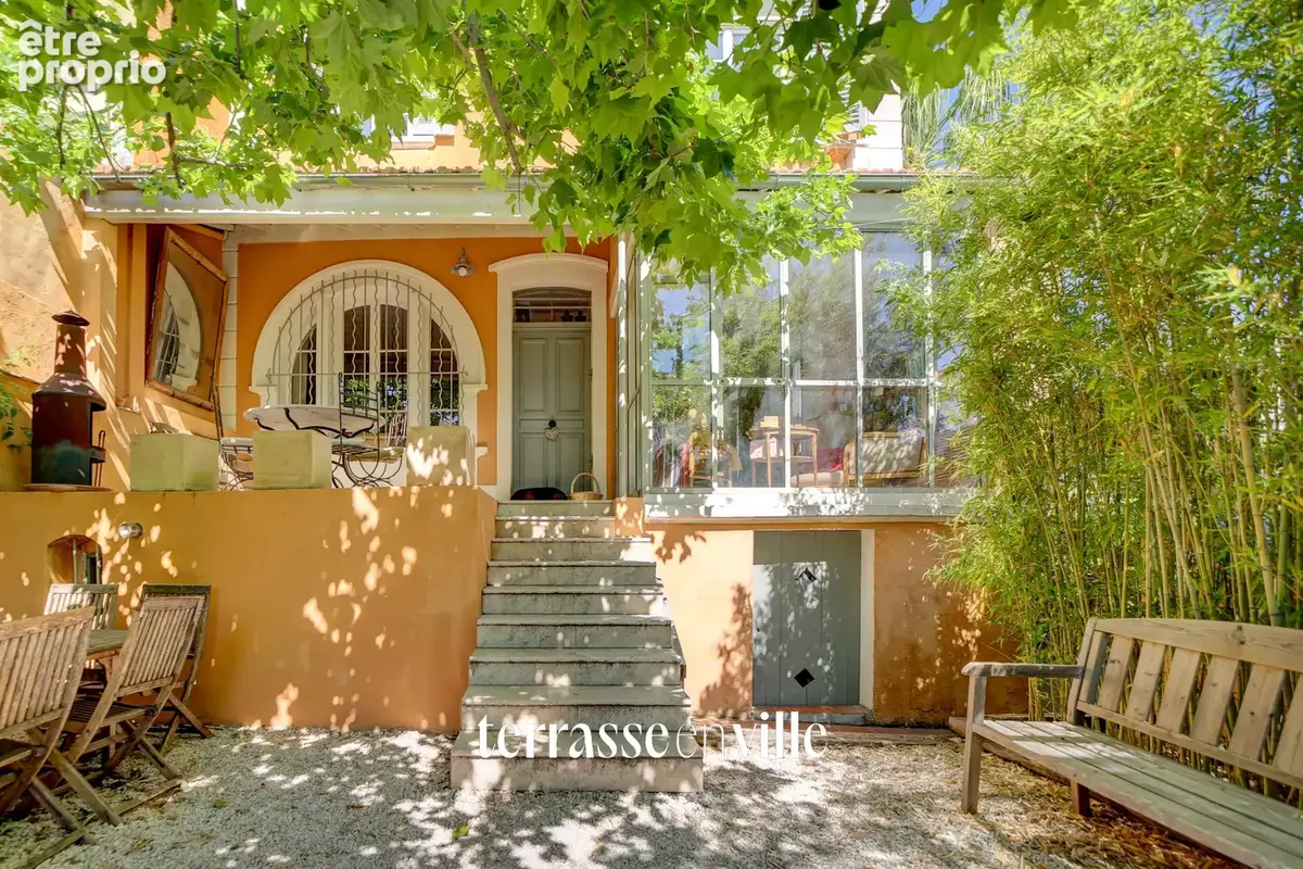 Sanary - port & plage à pied - maison de charme t7 - jardin- cave - aperçu mer - 850 000€ - photo 3