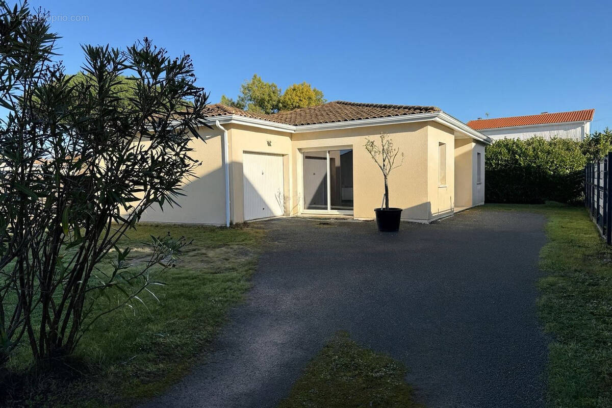 Maison à VAUX-SUR-MER