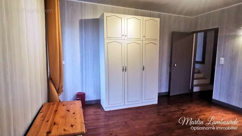 Maison à SAINT-LEONARD-DE-NOBLAT