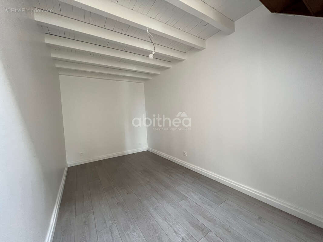 Maison à ORADOUR-SUR-VAYRES