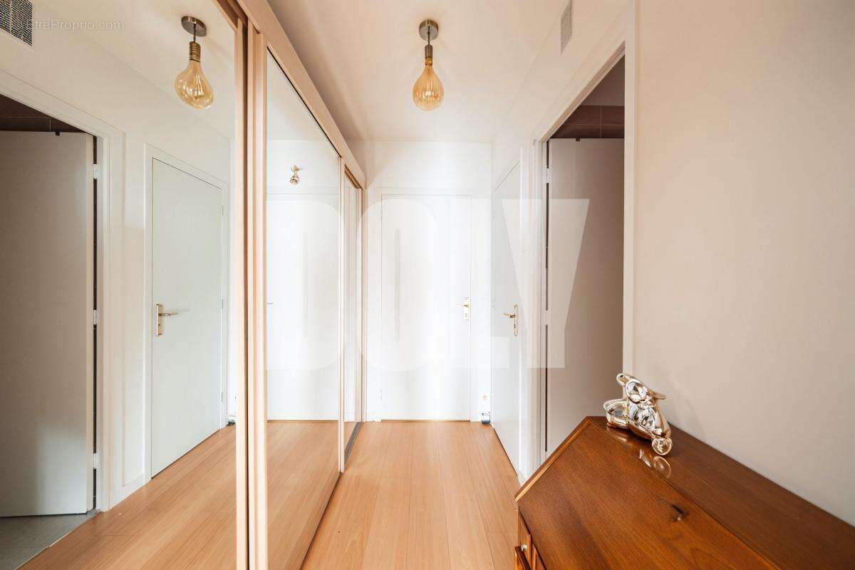 Appartement à VILLENEUVE-LOUBET