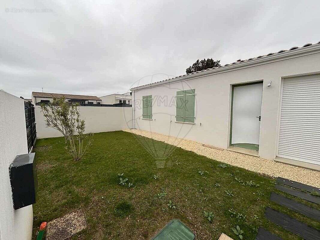 Maison à VAUX-SUR-MER