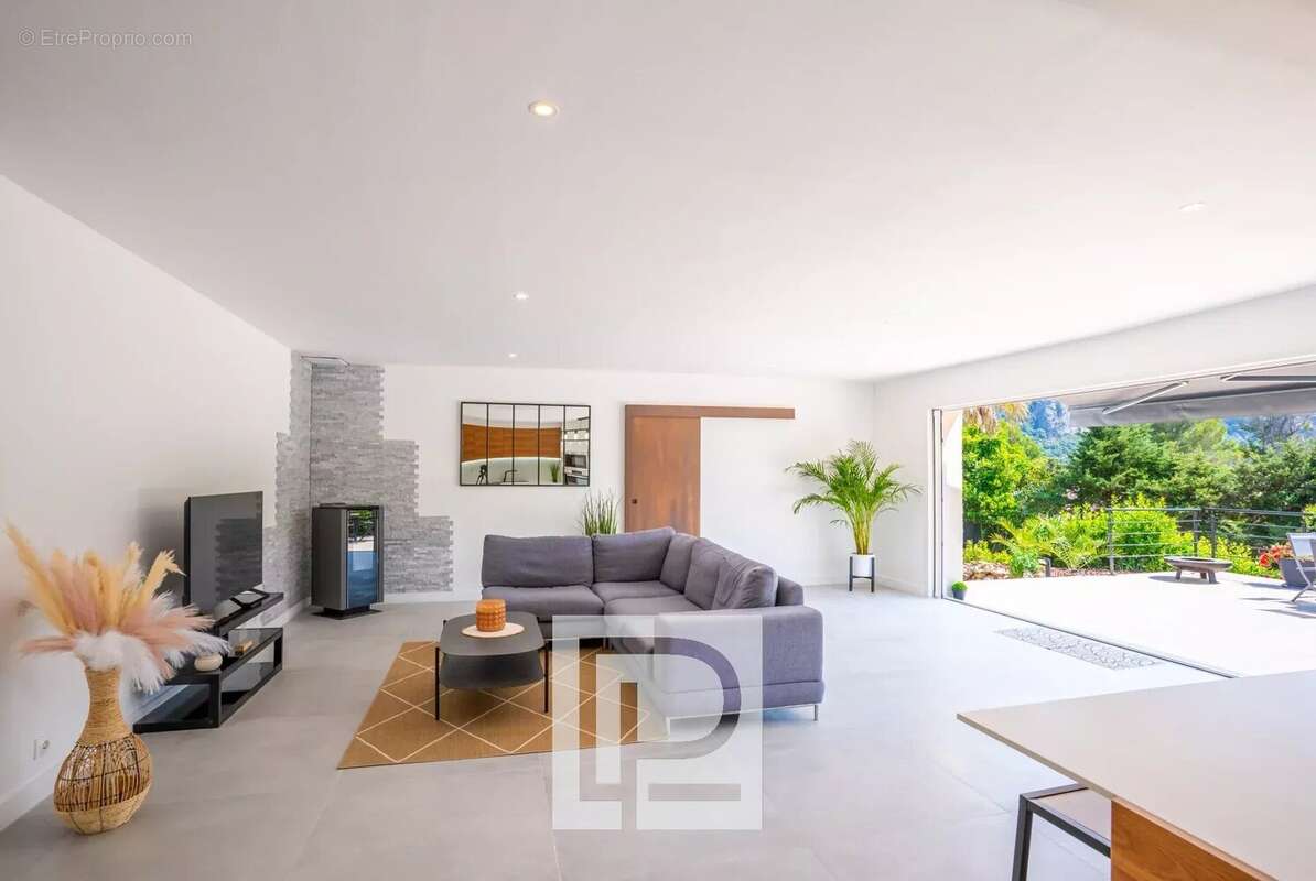 Maison à MANDELIEU-LA-NAPOULE