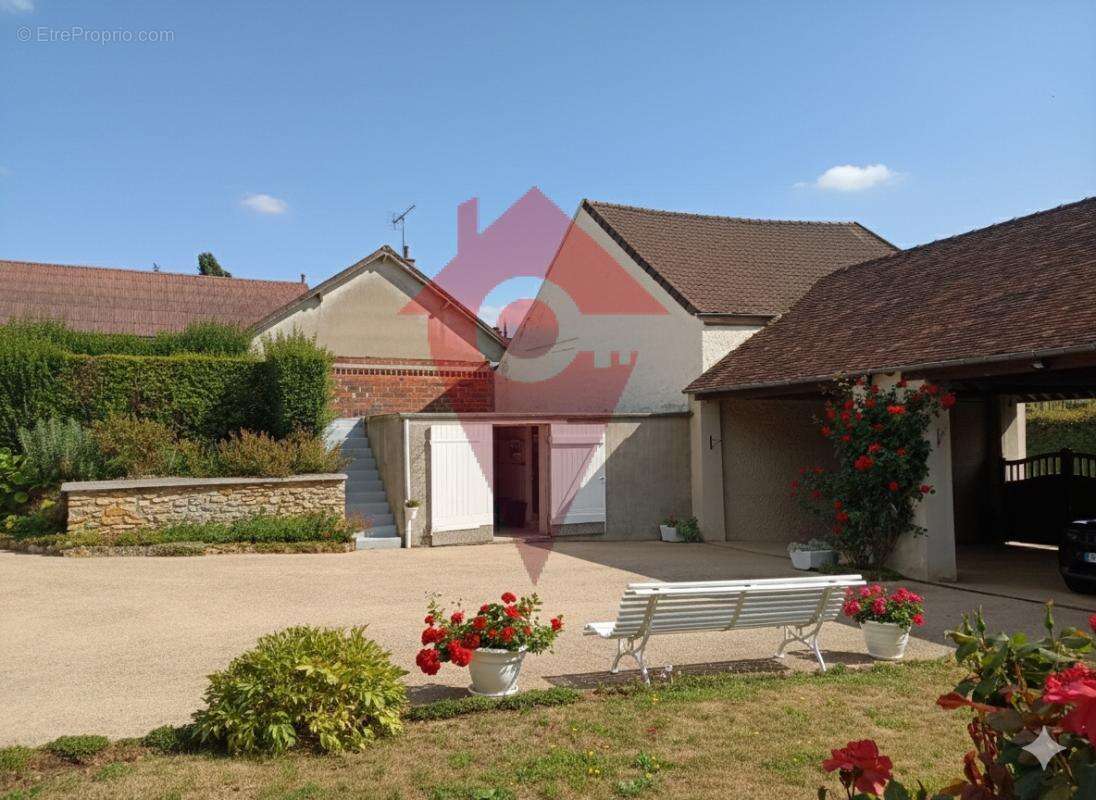 Maison à MORAINVILLIERS