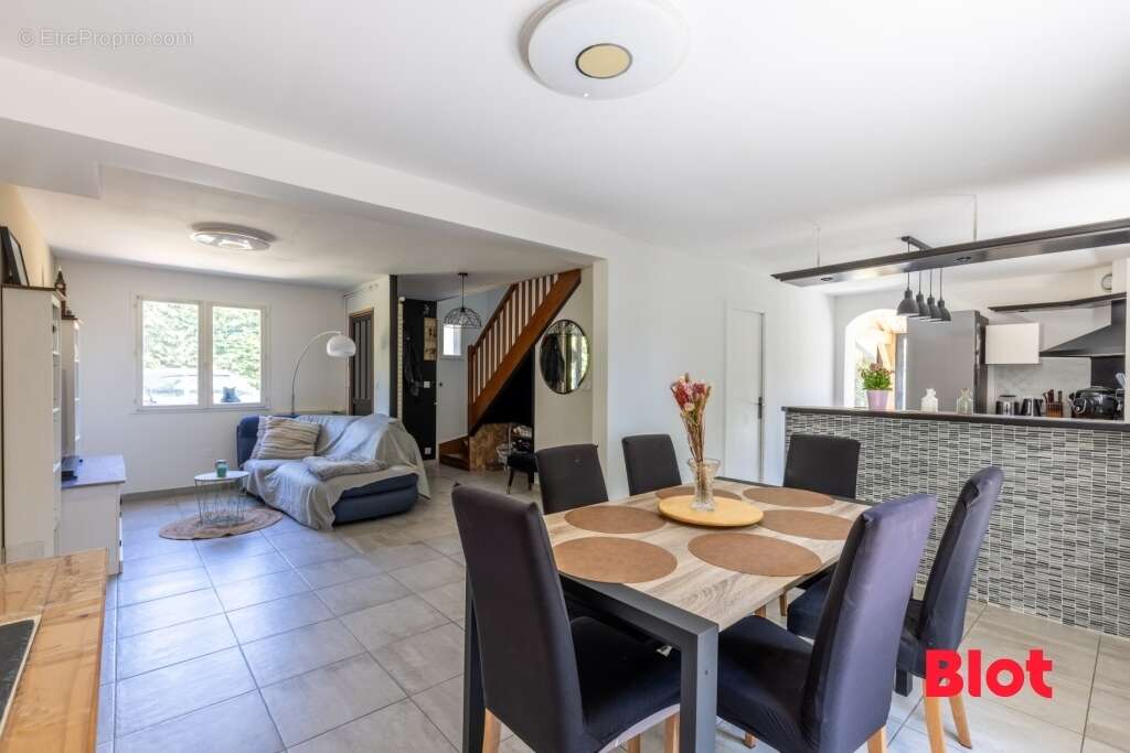 Maison 85 m² à Bain-De-Bretagne  - photo 2