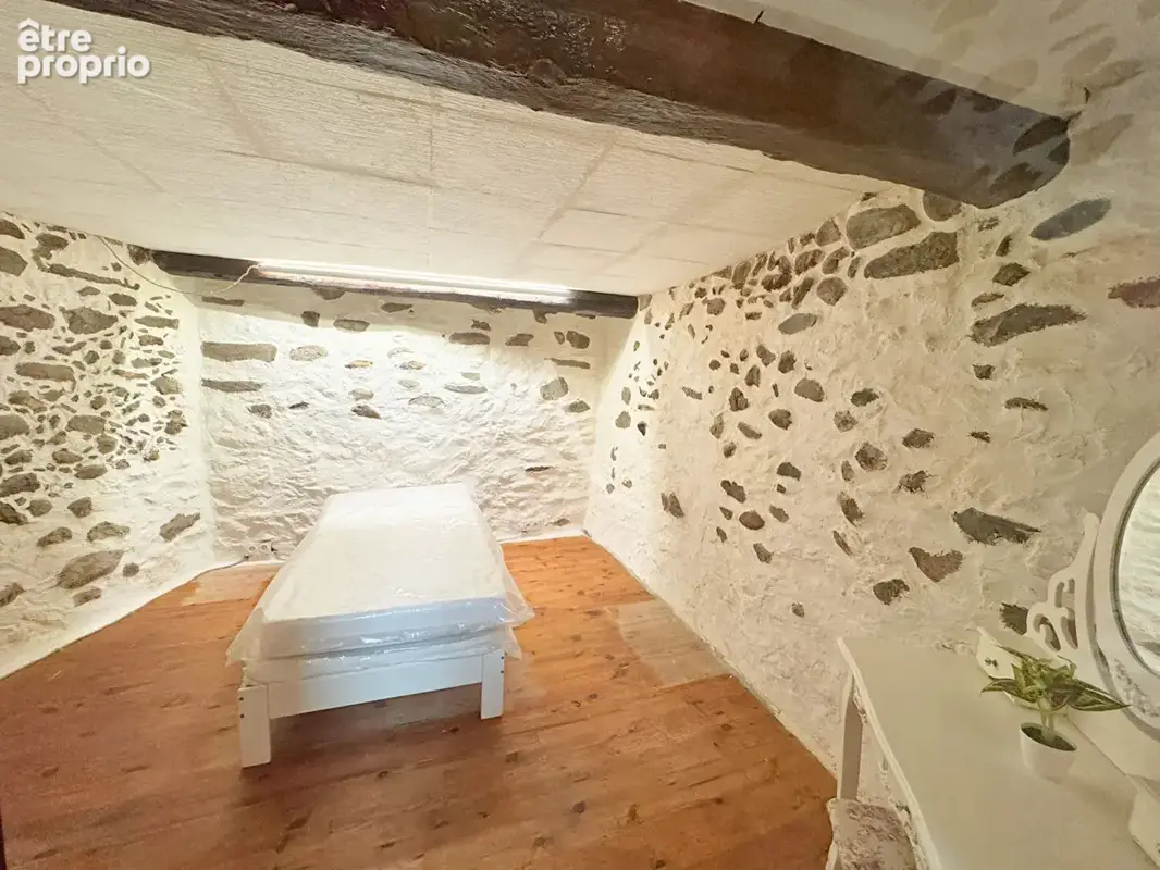 Vinca : maison de ville 3 pièces - 87 m²  pierres apparentes et cachet de l'ancien !! - photo 14