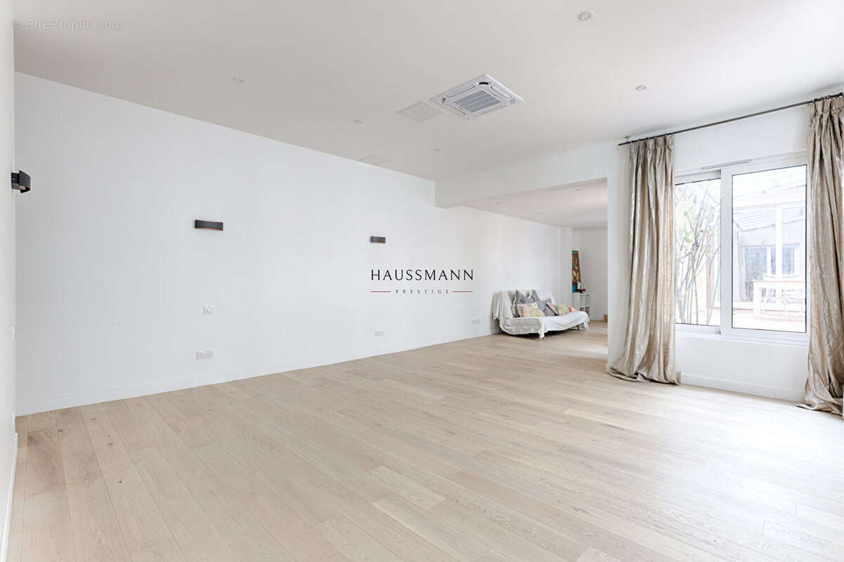 Appartement à PARIS-11E
