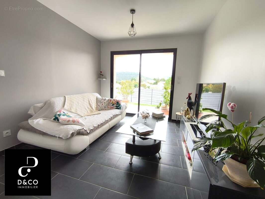 Maison à CHARNAY-LES-MACON