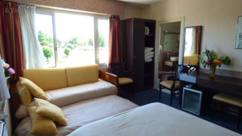 Commerce à MONTRICHARD