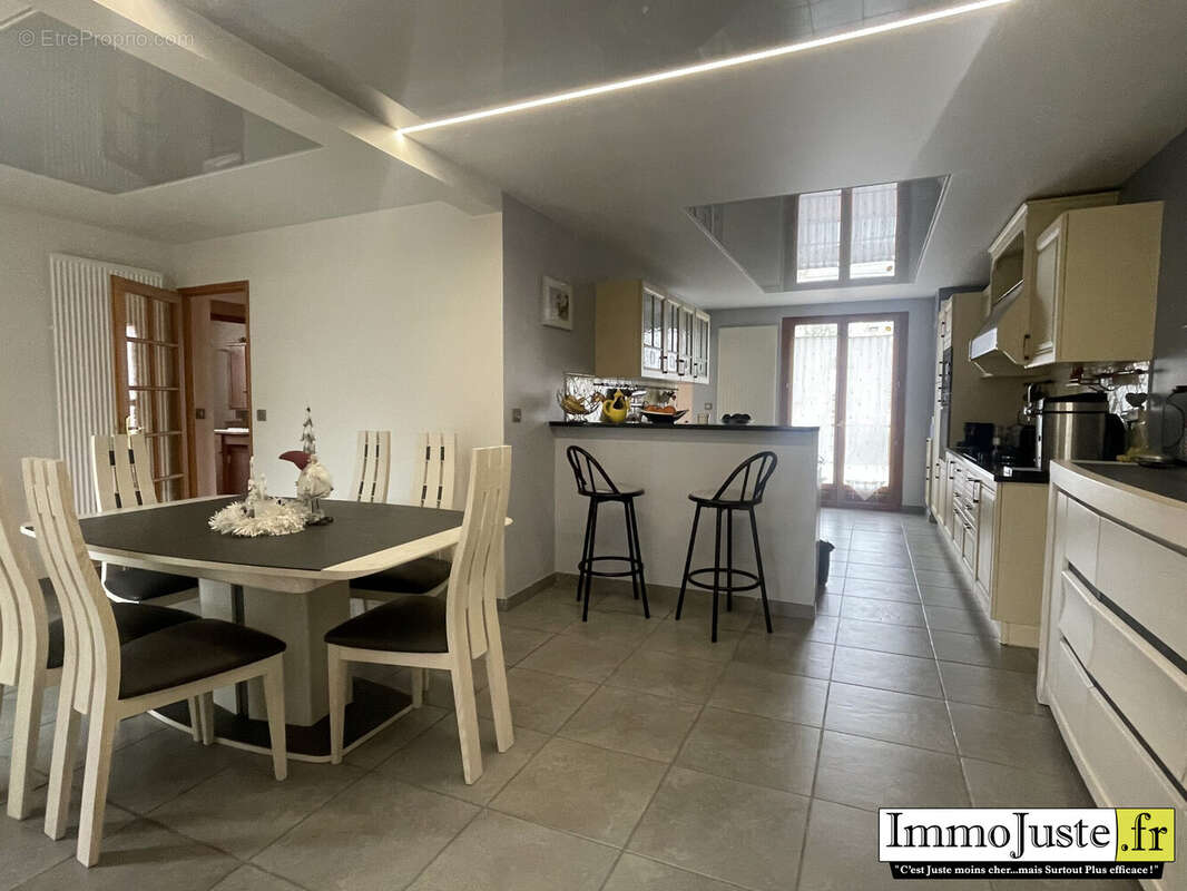 Maison à MAGNY-LES-HAMEAUX