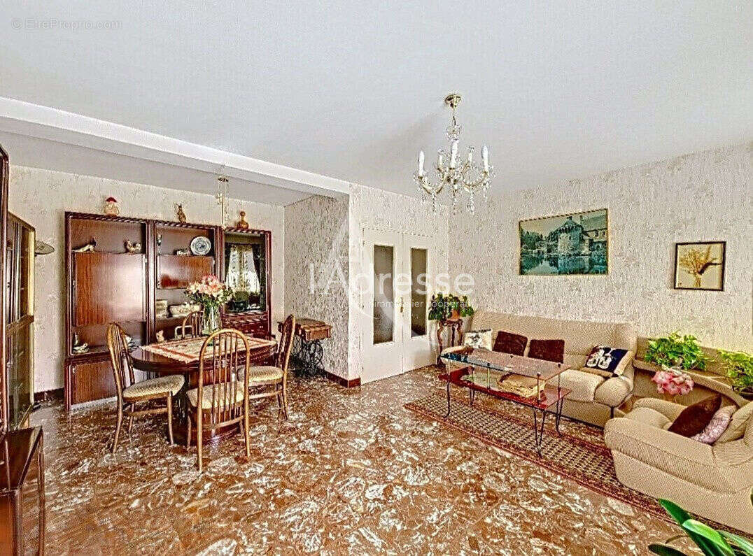 Appartement à OZOIR-LA-FERRIERE