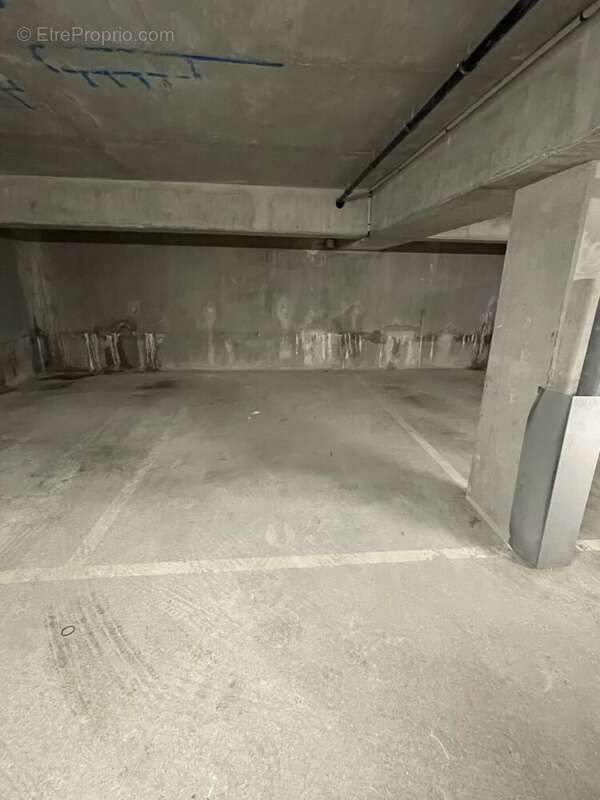 Parking à CHENNEVIERES-SUR-MARNE