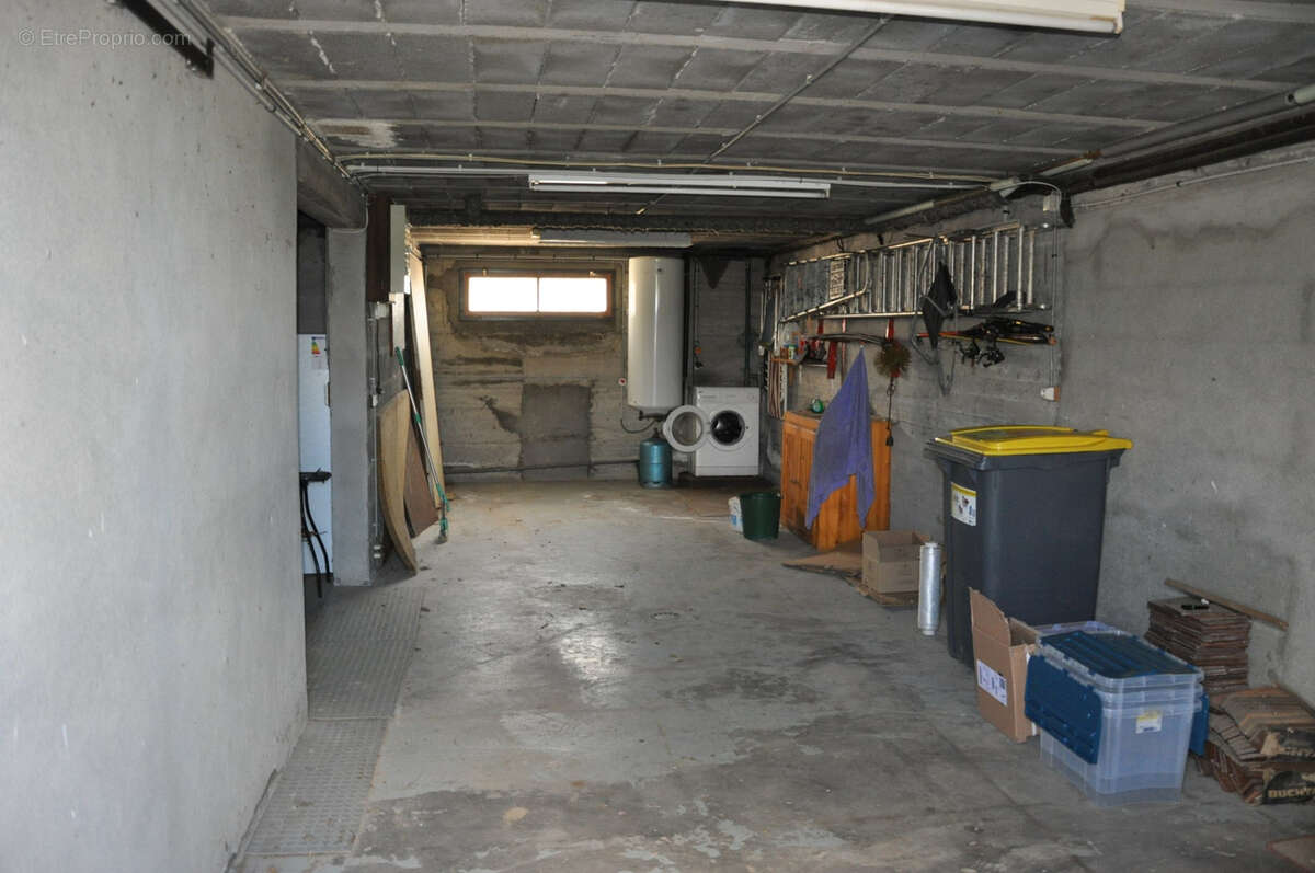 Beau pavillon sur sous-sol, 3 chambres et terrain arboré de 1510 m2 - photo 13