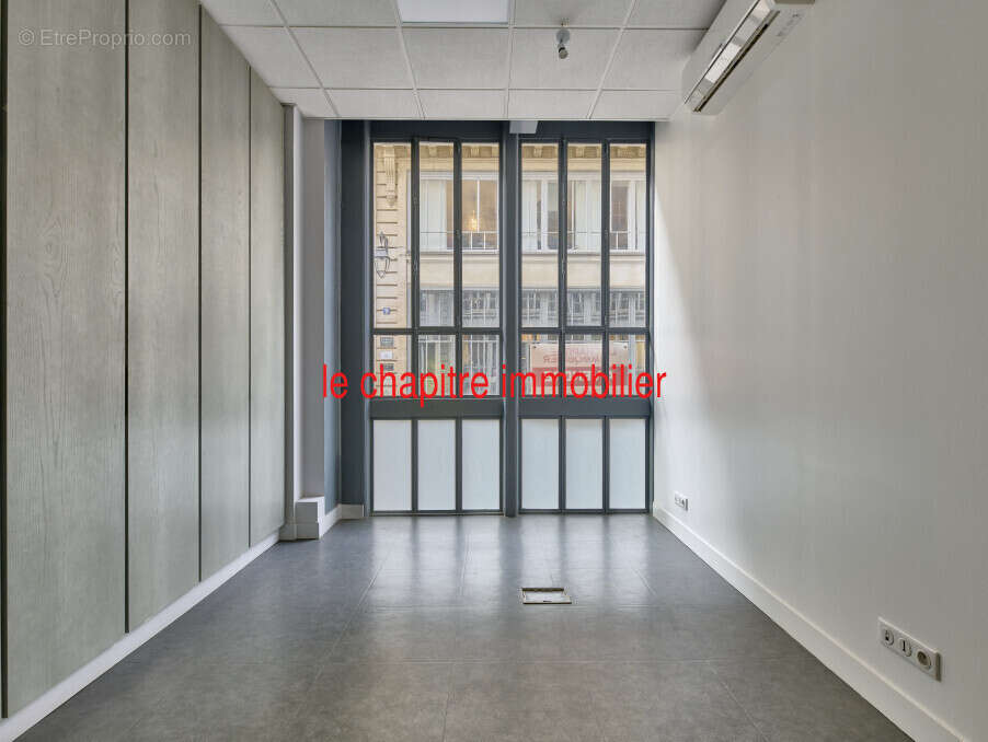 Commerce à PARIS-9E