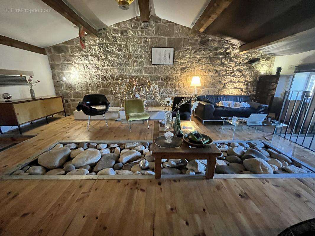 Maison en pierres rénovée + terrain 2400m² - photo 12