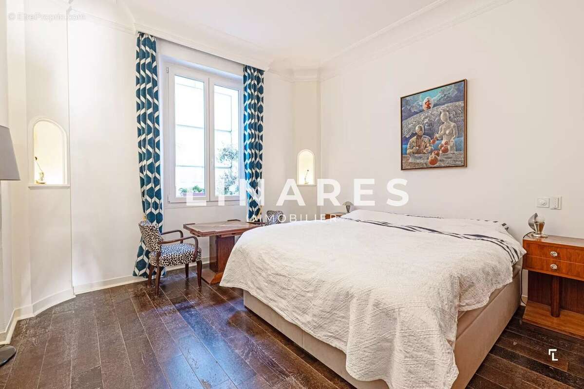 Appartement à MARSEILLE-1E