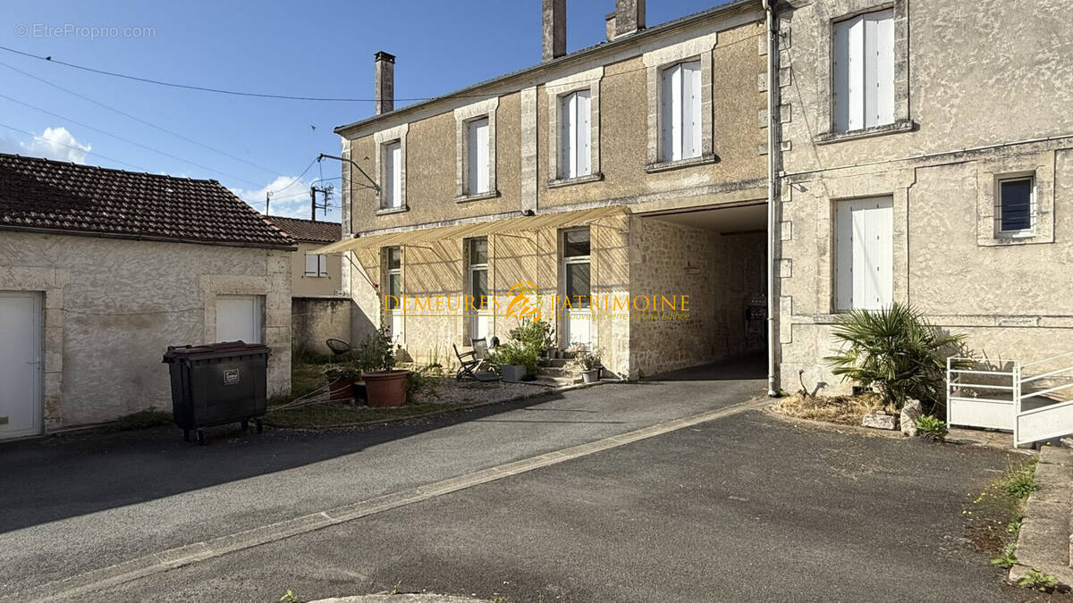 Appartement à SAINT-YRIEIX-SUR-CHARENTE