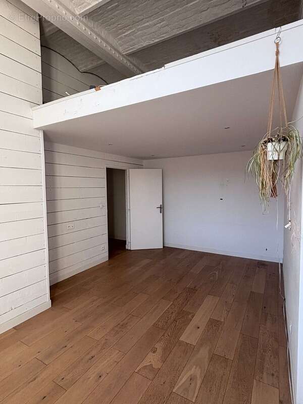 Nouveauté, superbe appartement de type loft d'une surface de 161m2 carrez, totalement rénové au coeur de Lille - photo 4