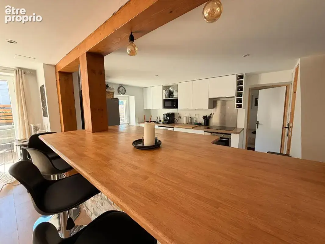 Maison 4 pièces Salles 84 m² - 3 chambres 1 bureau - garage centre-ville - photo 3